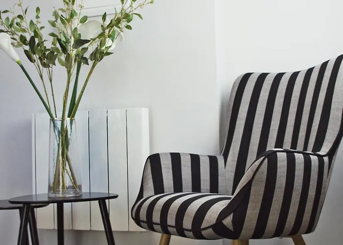 ベッド・アンド・ブレックファスト The Monks Quarters 3*